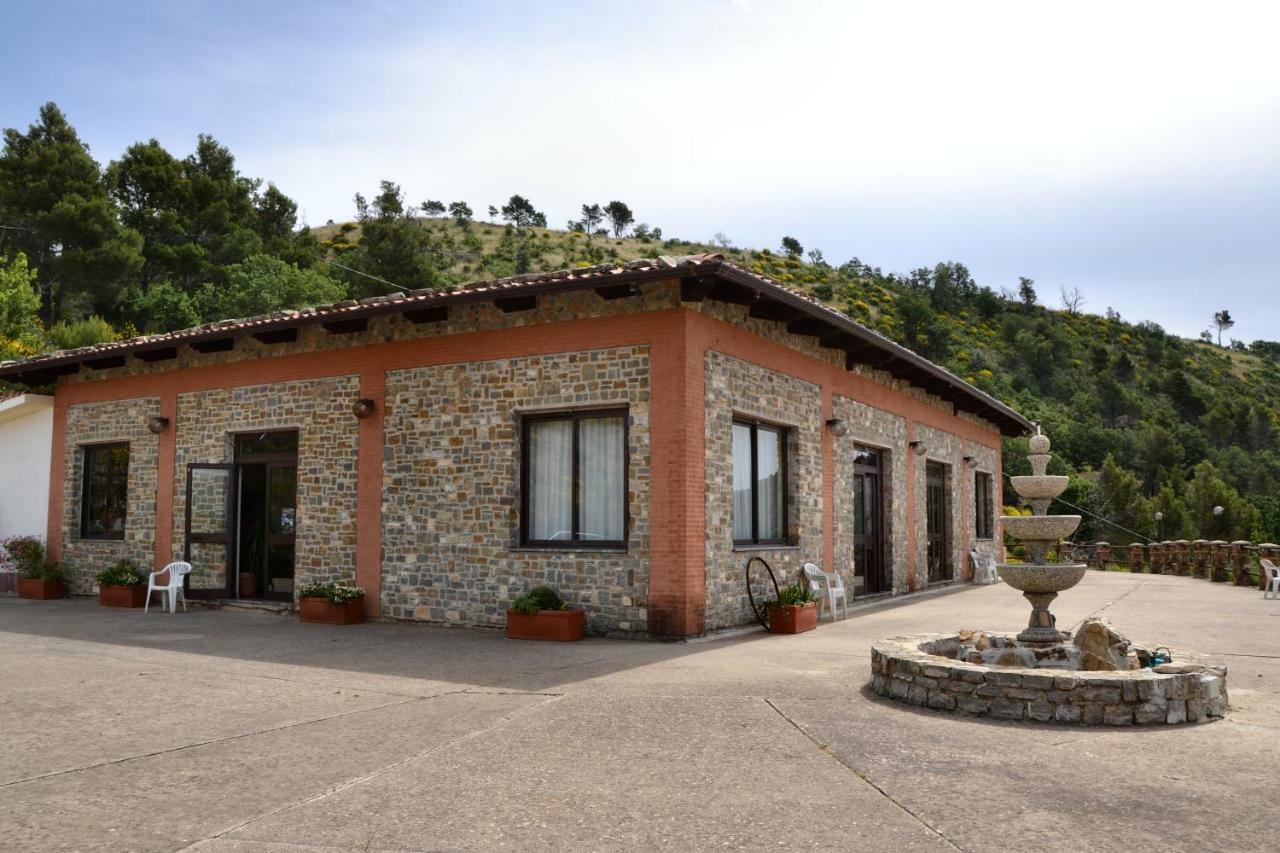 Agriturismo Pinelli Plataci Eksteriør bilde